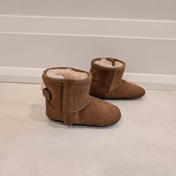 UGG Baby Jesse Bow II Size 4/5 - Picture 3 of 13